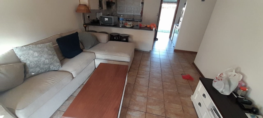To Let 2 Bedroom Property for Rent in Flamwood North West
